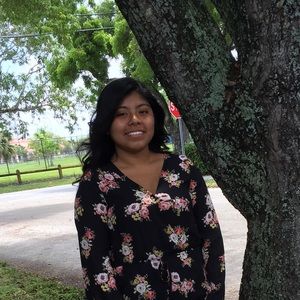 Meet your Posher, Adanelia